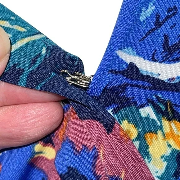 Kate & Mallory Women's Top Size M Blue Floral Wrap Tie Around Waist Short Sleeve - Picture 3 of 12